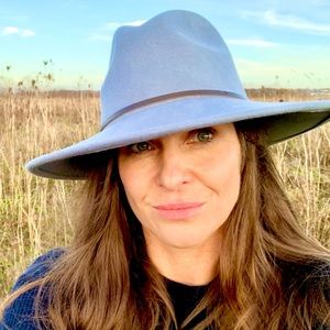 Meet your Posher, Lori